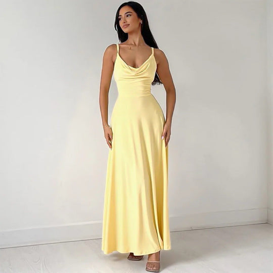 Taillierter Maxikleid mit dünnen Trägern