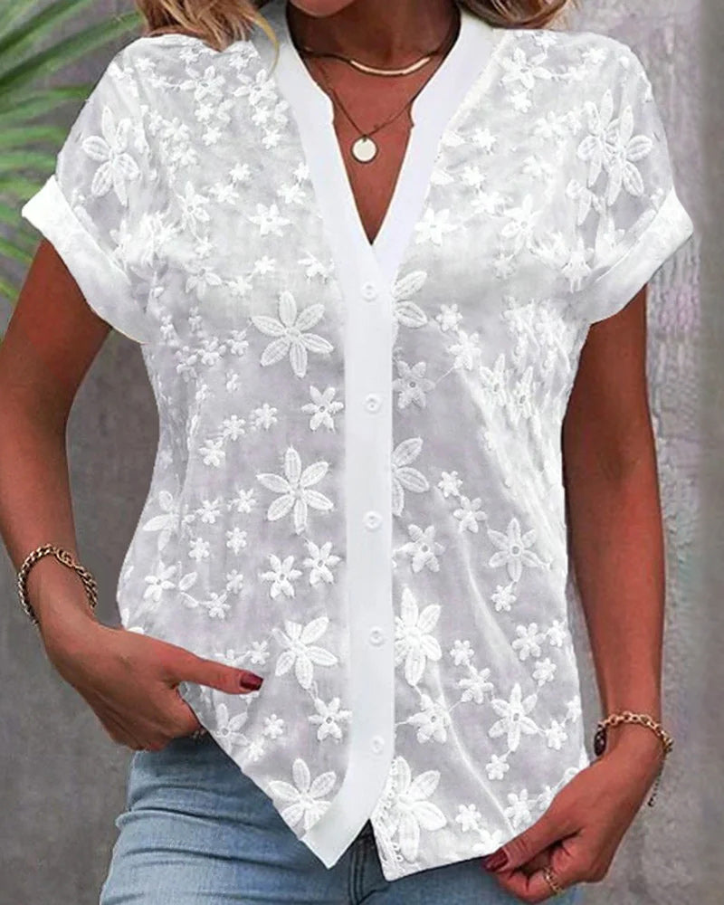 Heidi-Mode | Kurzärmlige Blumenbluse mit V-Ausschnitt