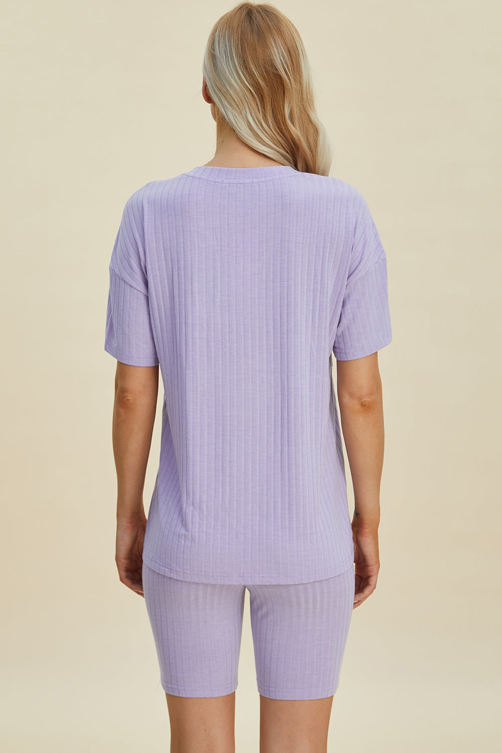 Heidi-Mode | Basic Bae Vollgröße Geripptes V-Ausschnitt Kurzarm Oberteil und Shorts Set