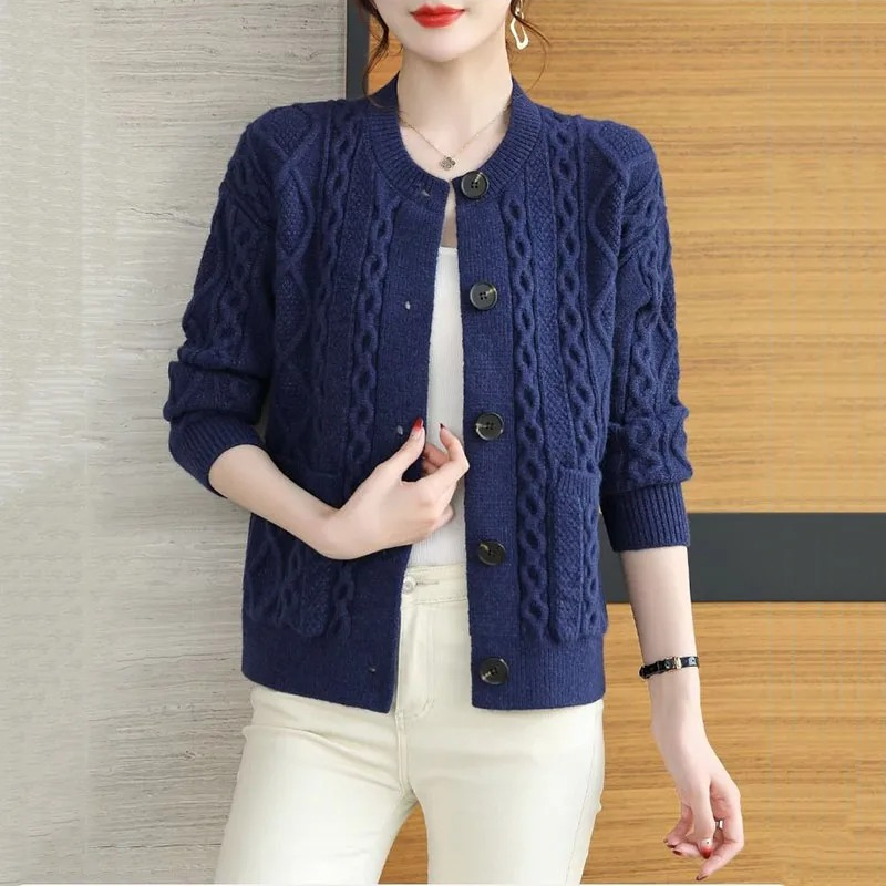 Heidi-Mode | Strickjacke Damen mit Rundhals und Knopfschluss