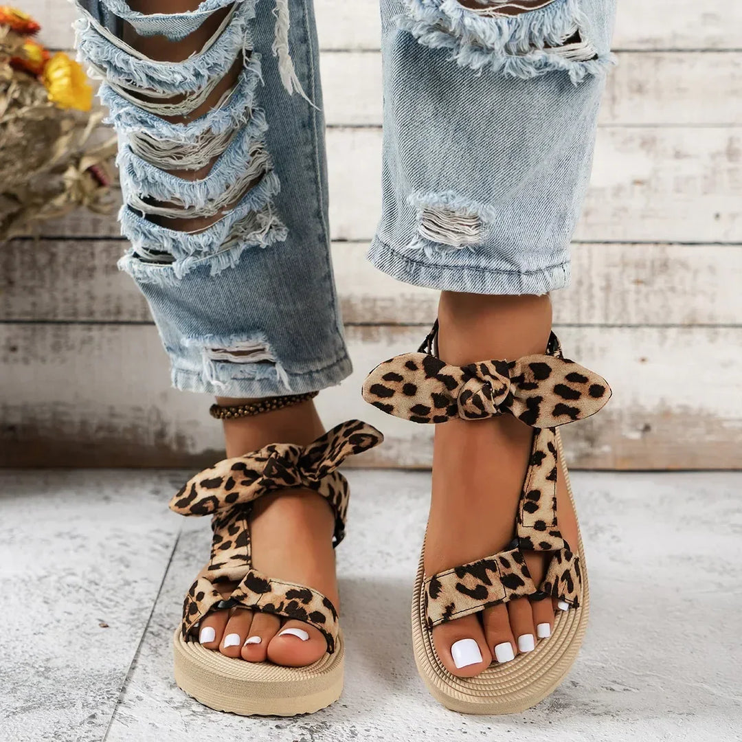 Damenschuhe mit Leopardenmuster