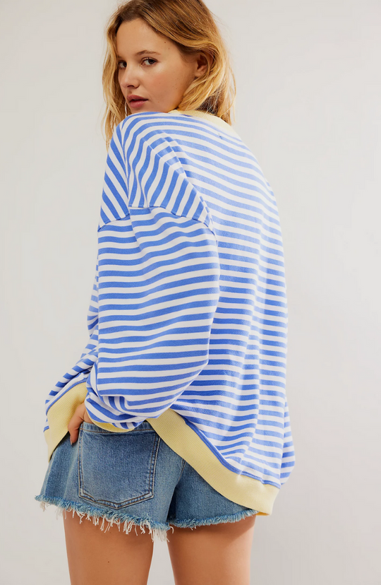 STRIPED OVERSIZED SWEATER