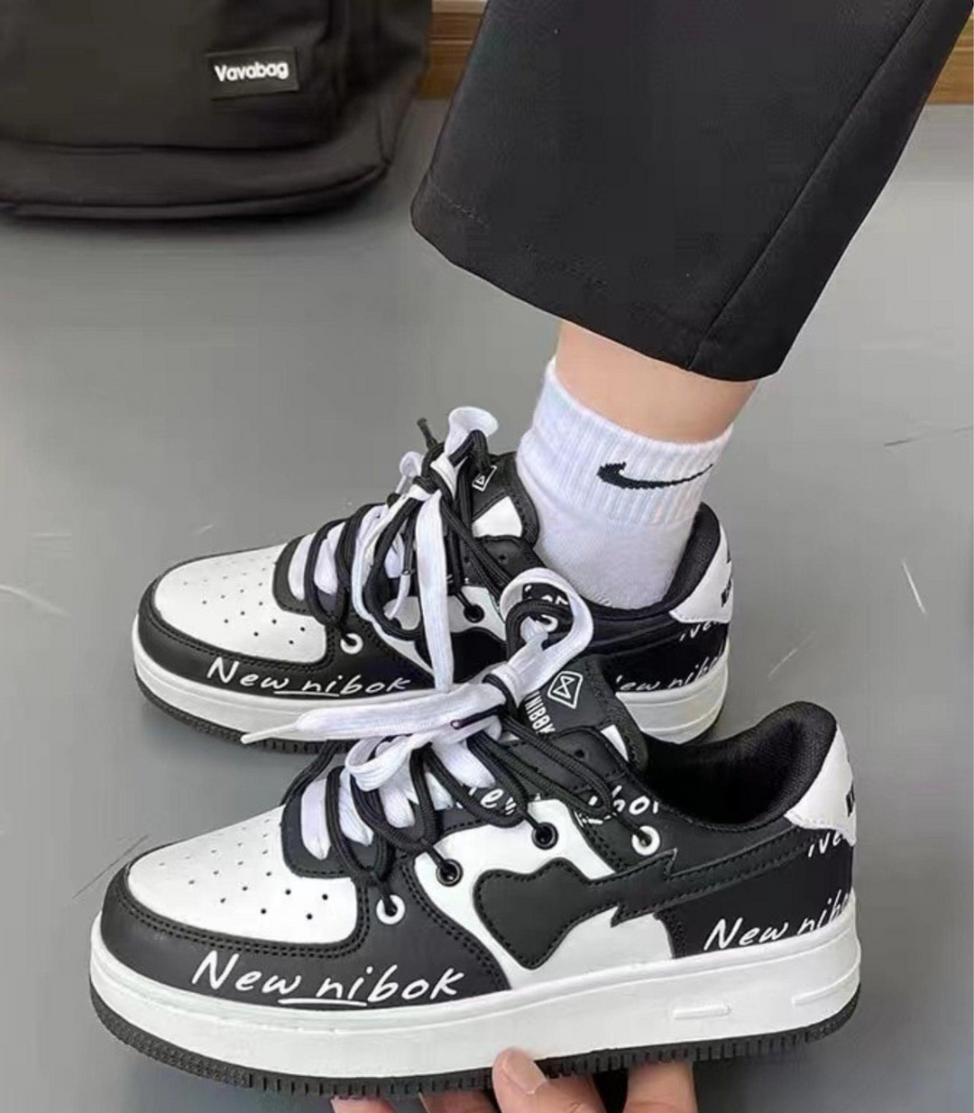 Heidi-Mode - vulkanisierte Schuhe mit Herzdesign