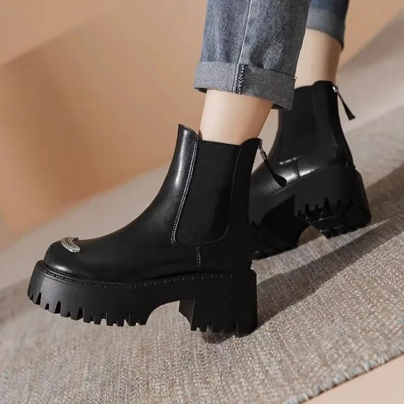 Heidi-Mode | Damen Chelsea Boots mit Metallkappe und Dicksohle