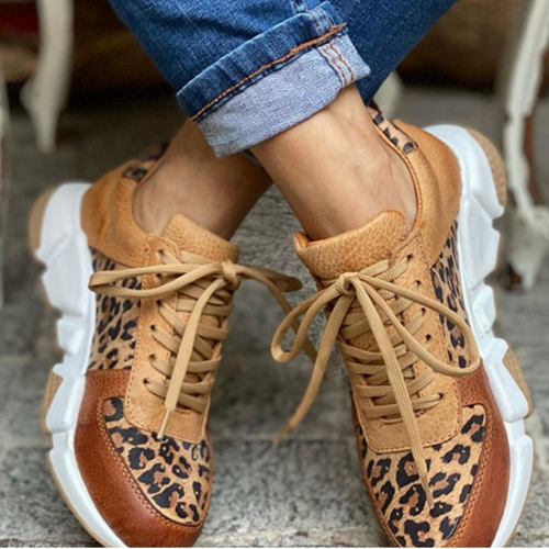 Sneaker mit Leopardenmuster