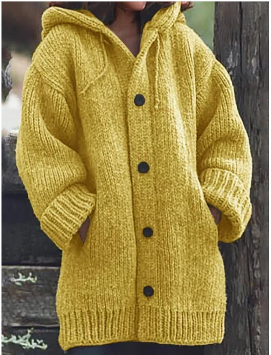 Strickjacke mit Kapuze und Knöpfen