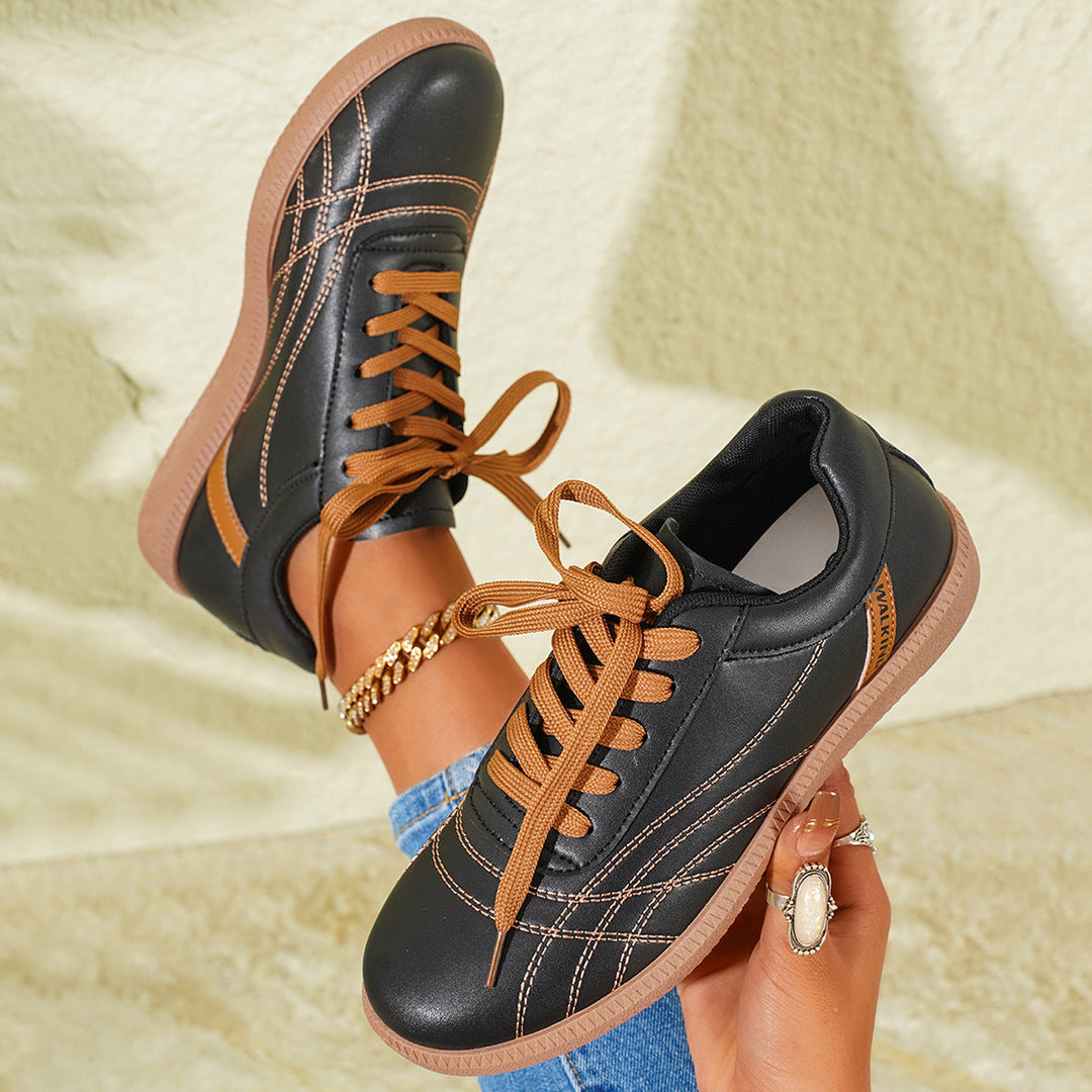 Heidi-Mode | Retro Sneaker mit Schnürsenkeln