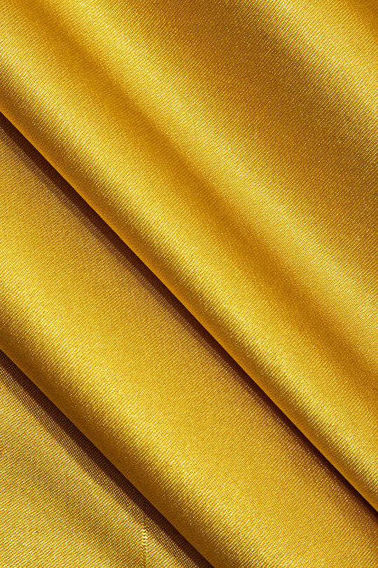 Kleid mit Wasserfallausschnitt