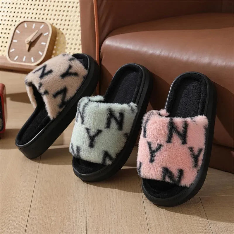 Heidi-Mode | Fuzzy Slippers with Letter Print
