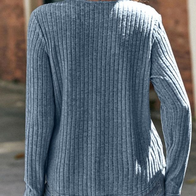 Gerippter Pullover mit Spitzendetails