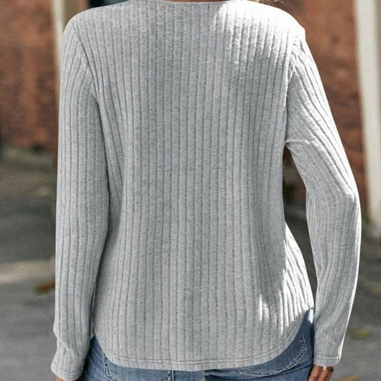 Gerippter Pullover mit Spitzendetails