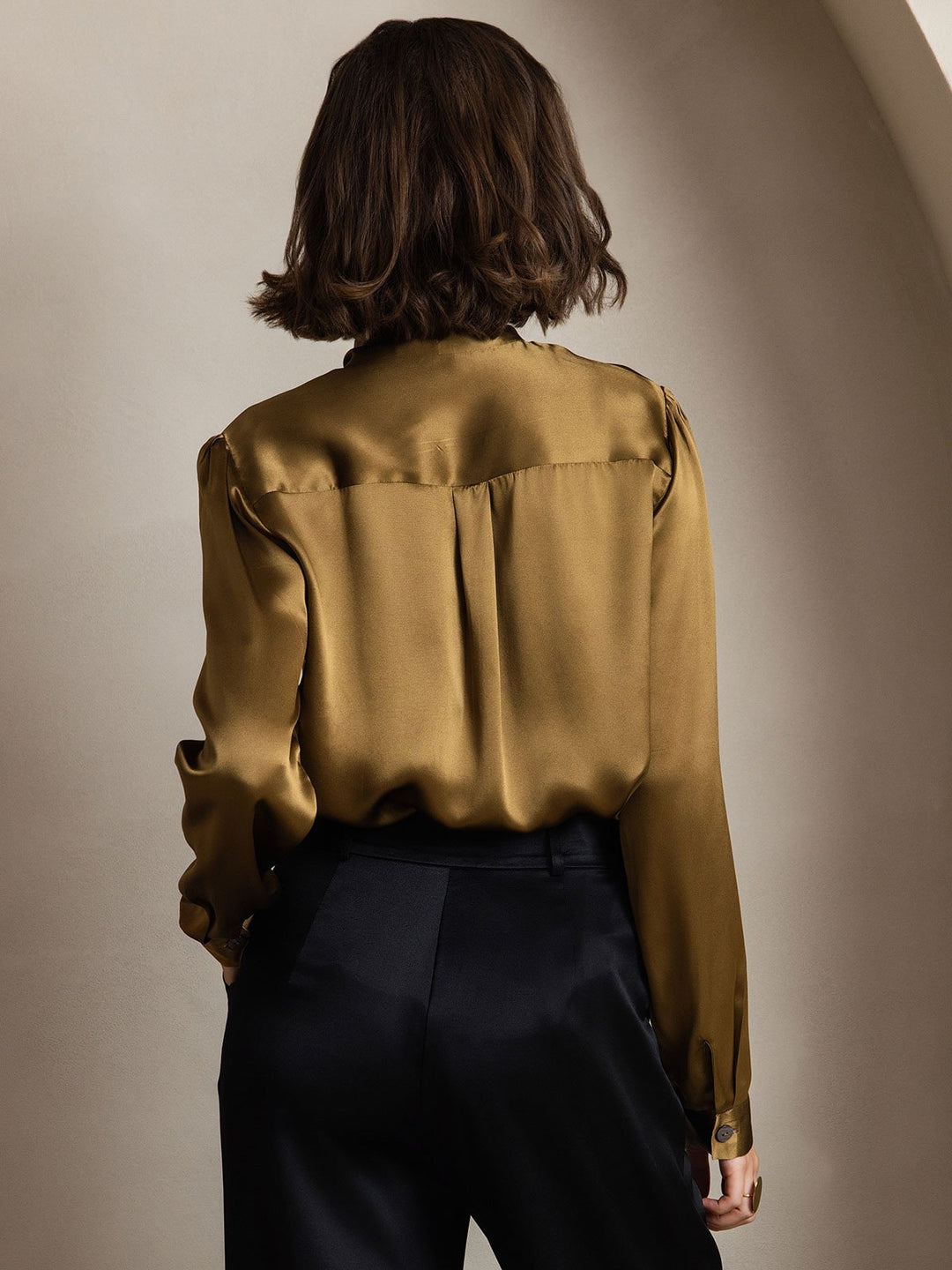 Heidi-Mode | Damen Elegante Seidenbluse mit Schlipskragen und Langen Ärmeln