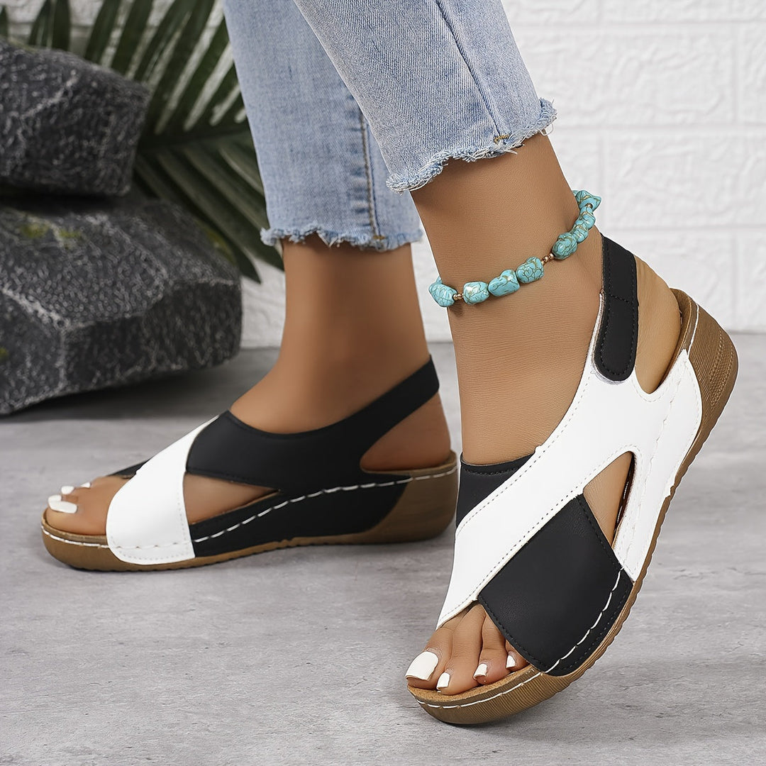 Heidi-Mode | Moderne Farbblock Sandalen