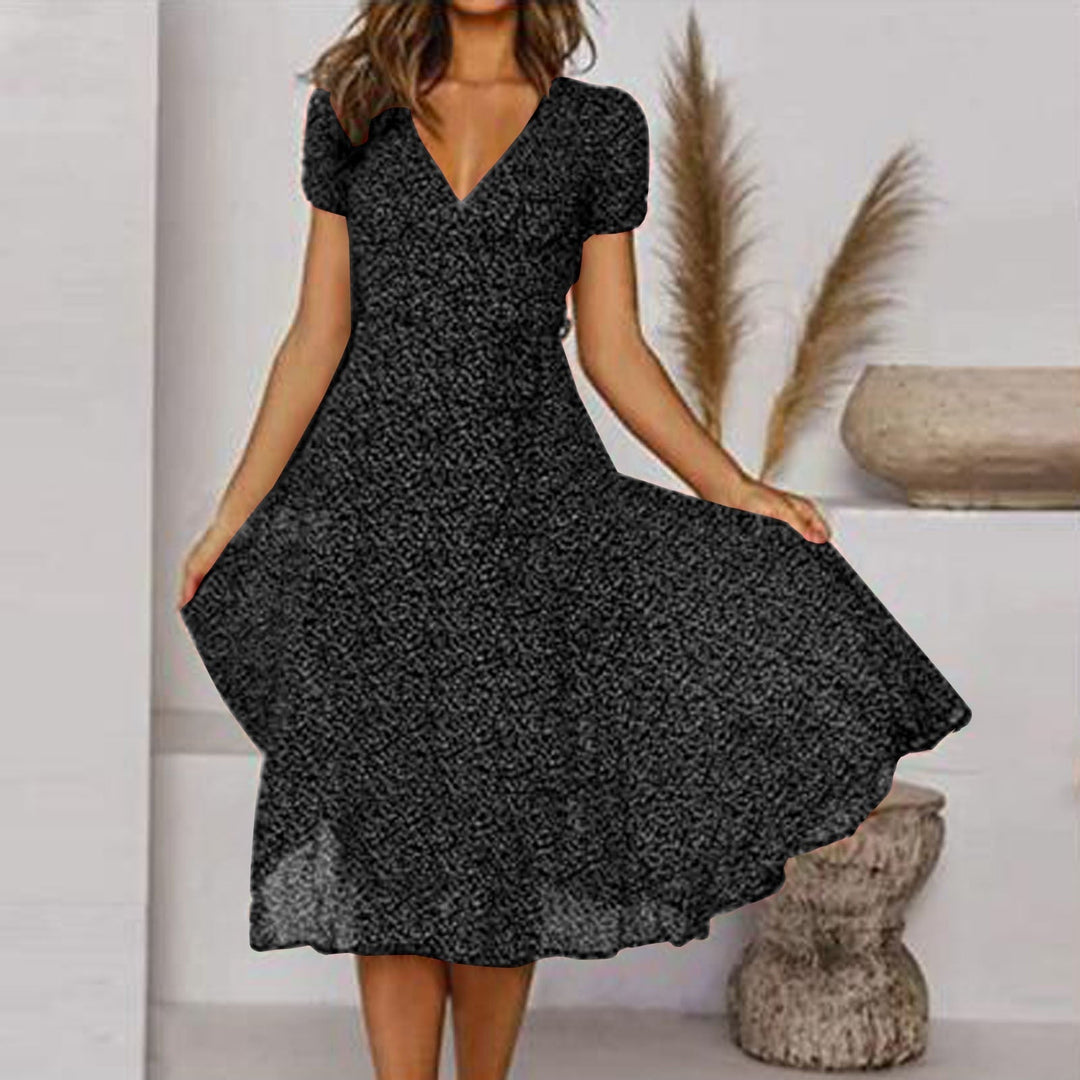 Heidi-Mode | Lässiges Schickes Kleid Mit V-Ausschnitt