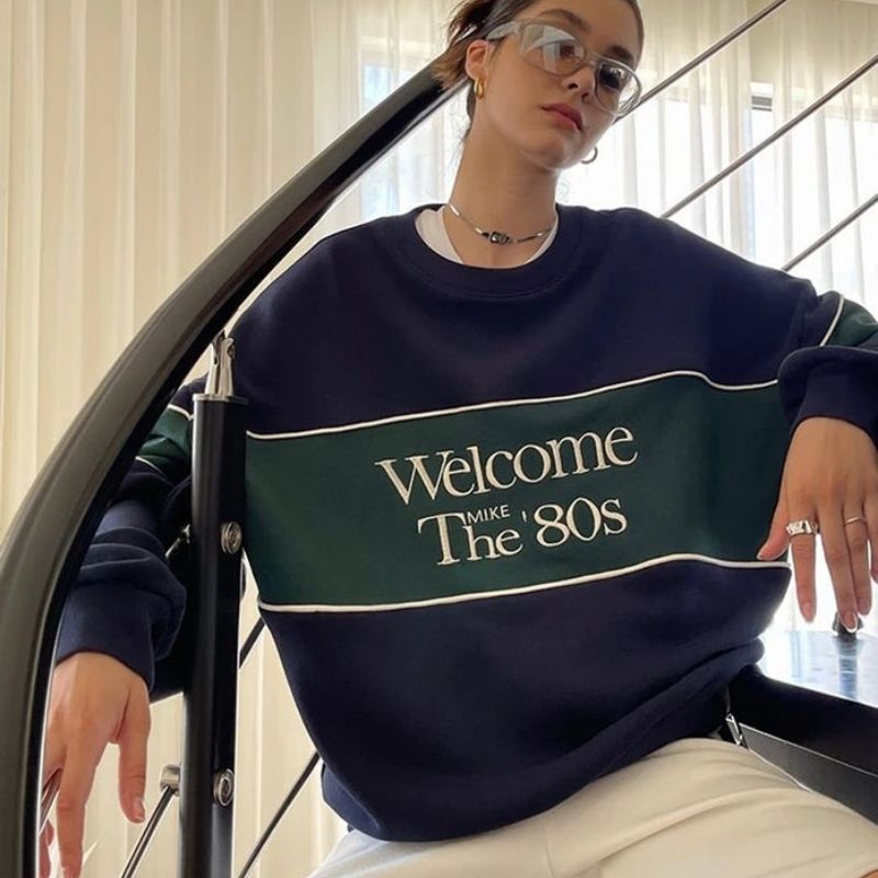 Retro-Sweatshirt mit 'Welcome the 80s' Schriftzug