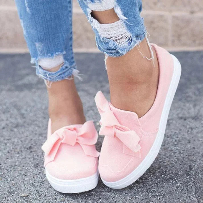 Schöne Schuhe mit Schleife