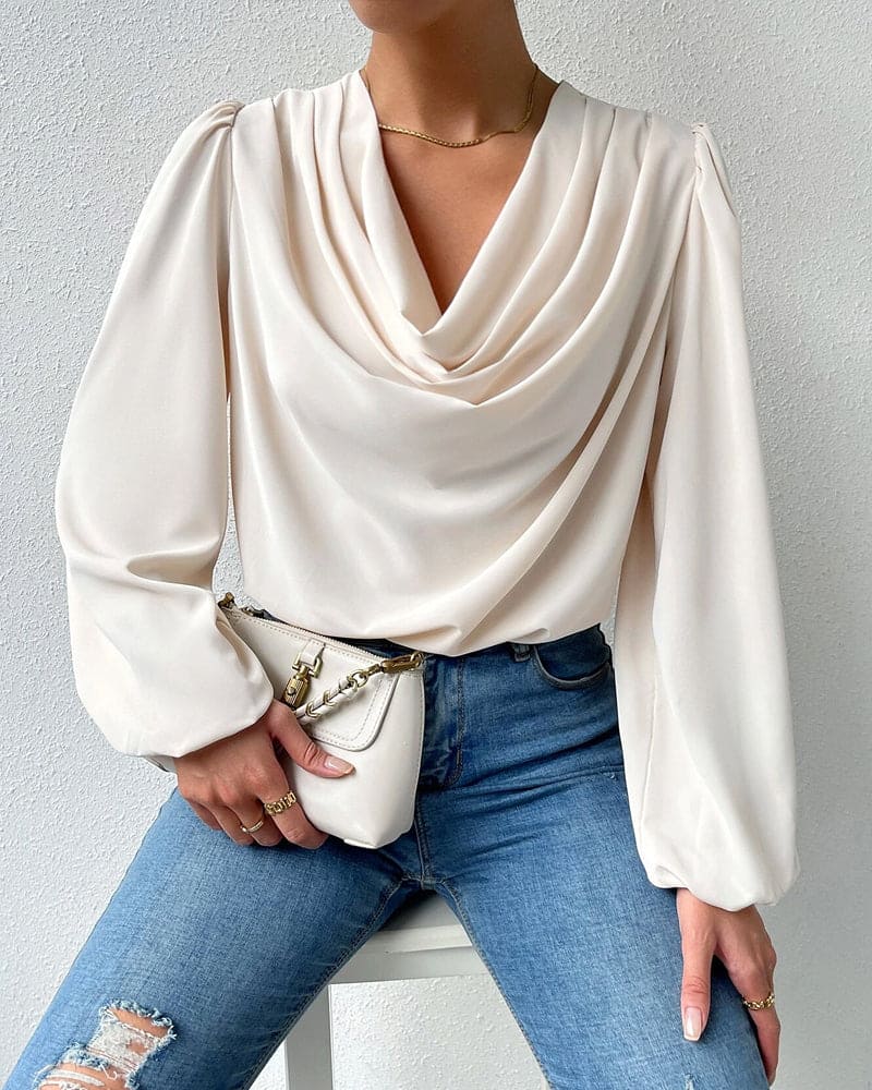Heidi-Mode | Eine Einfarbige Bluse mit V-ausschnitt