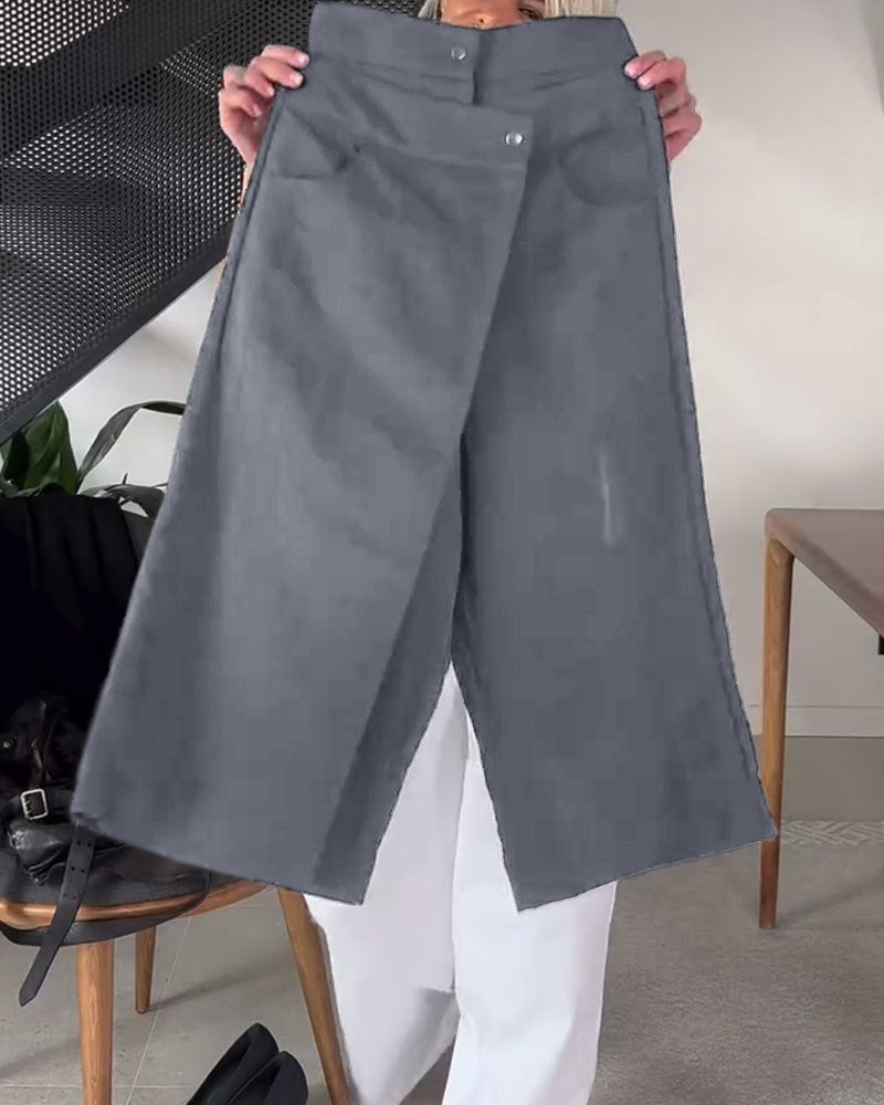 Heidi-Mode | Hochtaillierte Schwarze Hosen mit Querliegender Knopfverschluss