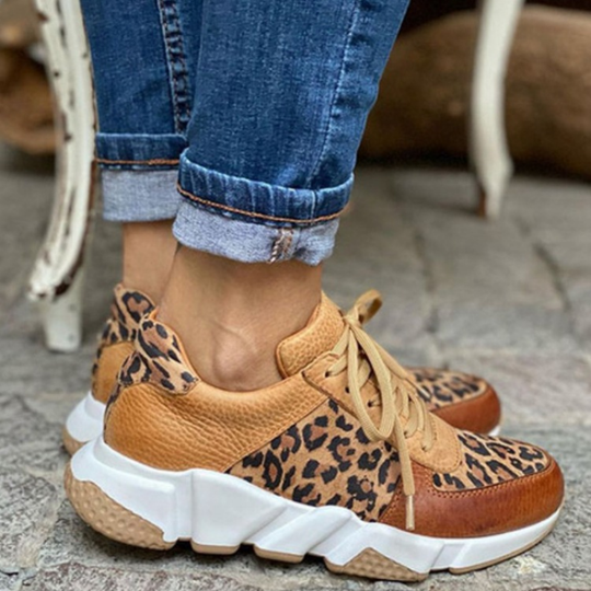 Sneaker mit Leopardenmuster