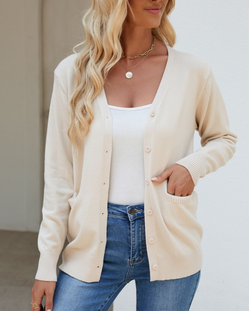 Heidi-Mode | Strickjacke mit V-Ausschnitt, Knöpfen, langen Ärmeln und Taschen