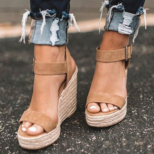 Stylische Keilsandaletten