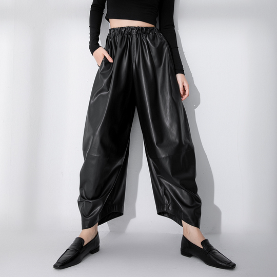 Heidi-Mode | Schwarze Lederhosen mit Hoher Taille und Breiten Beinen