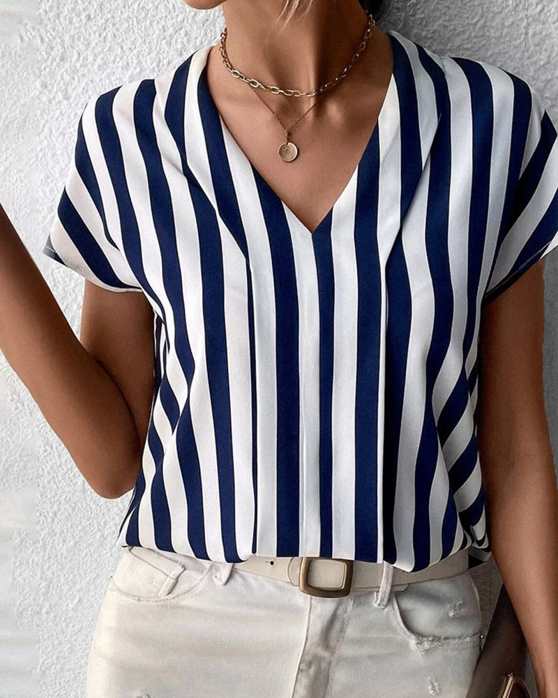 Heidi-Mode | Sommerbluse In Einem Gestreiften Look