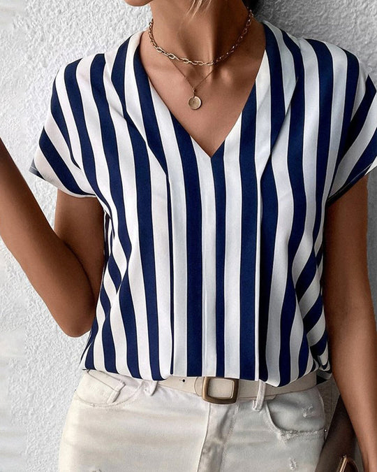 Heidi-Mode | Sommerbluse In Einem Gestreiften Look