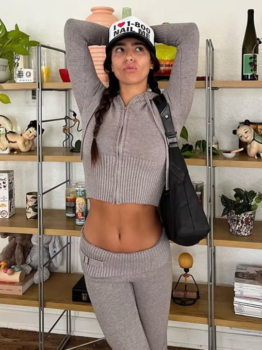 Heidi-Mode | Kurze Strickanzug mit Sweatshirt und Hose