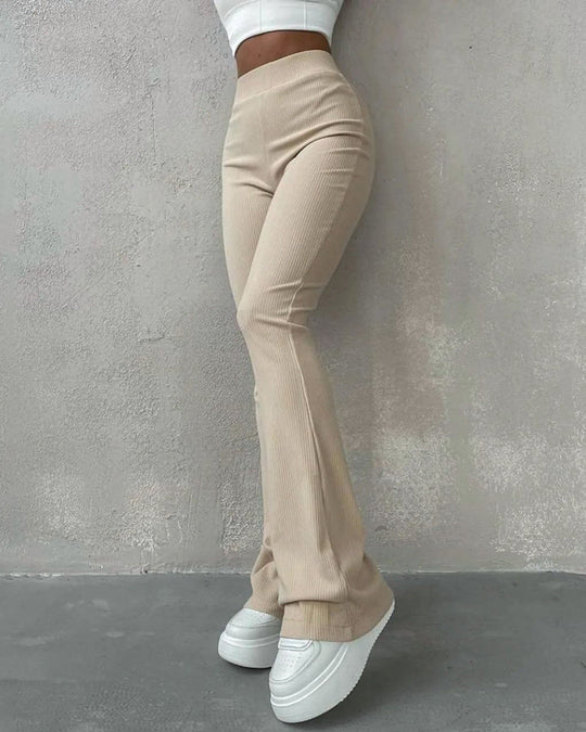 Heidi-Mode | Unifarbene hochgeschnittene Slim-Fit-Hosen mit Mikro-Schwankungen