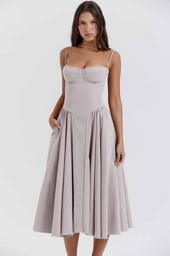 Heidi-Mode | Kleid Sleek Rückenauschnitt Sling Kleid