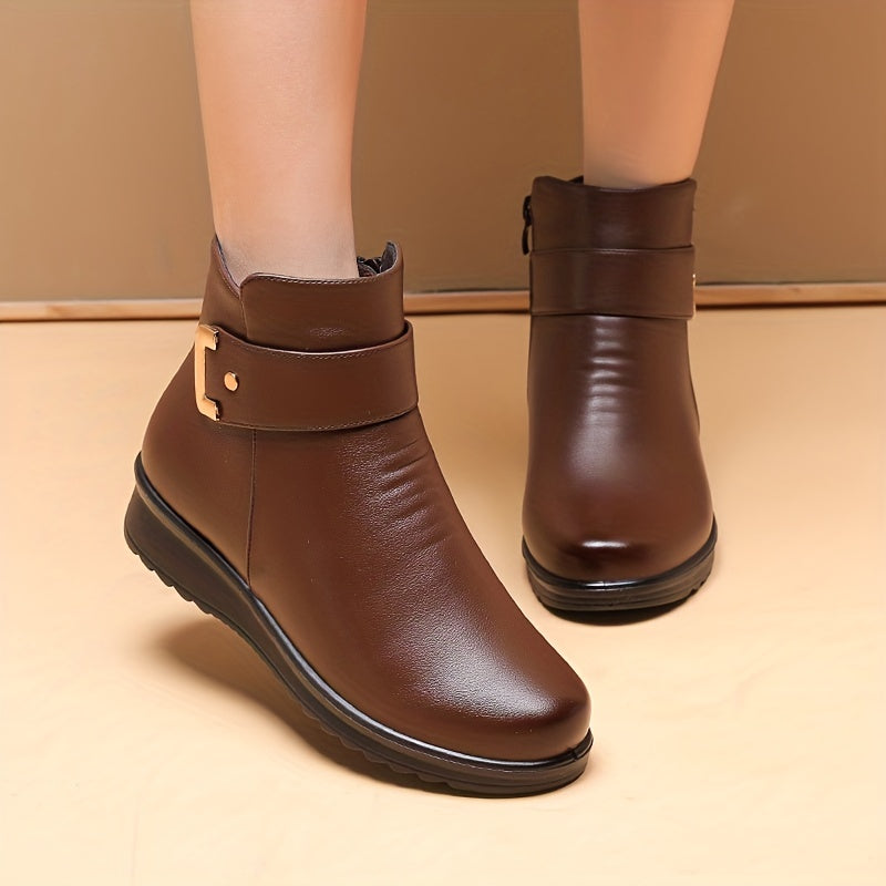 Heidi-Mode | Einfarbige Damenstiefel mit Schnallenverzierung und Reißverschluss