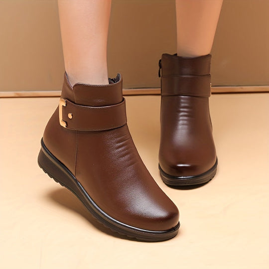 Heidi-Mode | Einfarbige Damenstiefel mit Schnallenverzierung und Reißverschluss