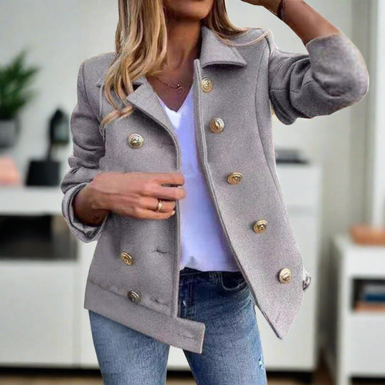 Heidi – Trendige Designerjacke mit goldenen Knöpfen