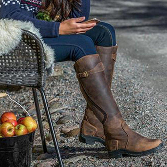 Heidi - Kniehohe Damenstiefel mit Absatz und Schnalle