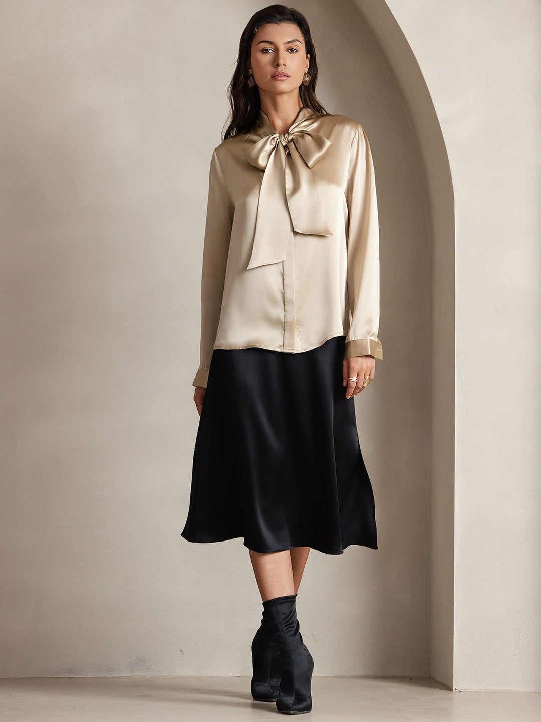 Heidi-Mode | Damen Elegante Seidenbluse mit Schlipskragen und Langen Ärmeln