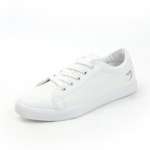 Weiße Herzchen Schuhe
