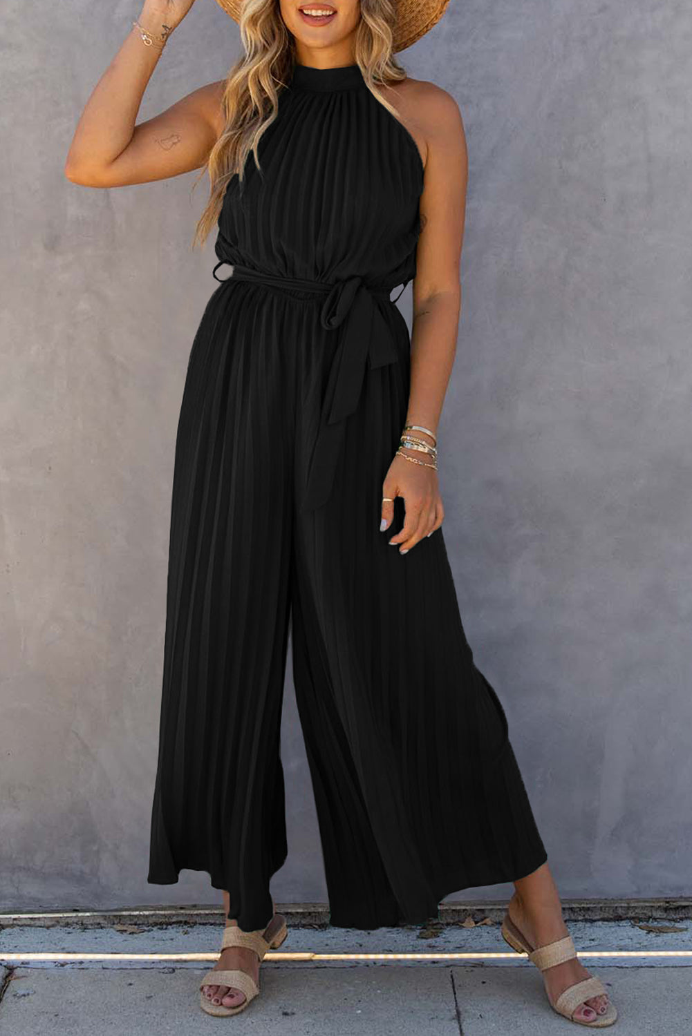 Halterneck gefälteter Jumpsuit mit weitem Bein