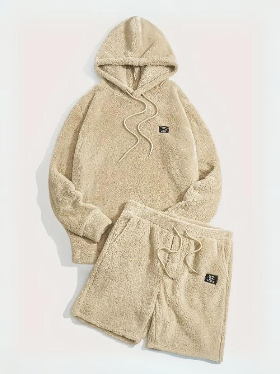 Heidi-Mode | Fluffy Hoodie und Shorts