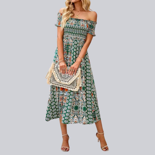 Langes Boho-Kleid mit freien Schultern und Rüschen