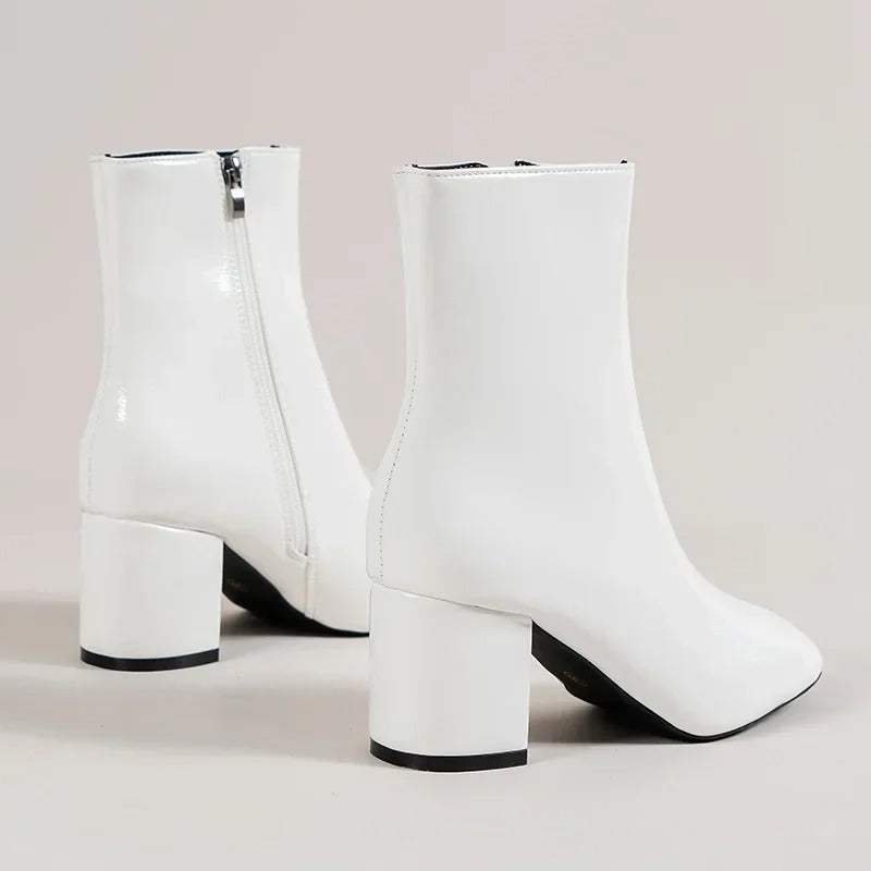 Heidi-Mode | Elegante und Vielseitige Stiefeletten