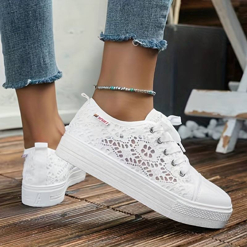 Heidi-Mode | Schicke und Luftige Spitzensneaker
