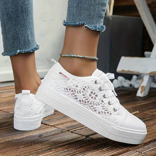 Heidi-Mode | Schicke und Luftige Spitzensneaker