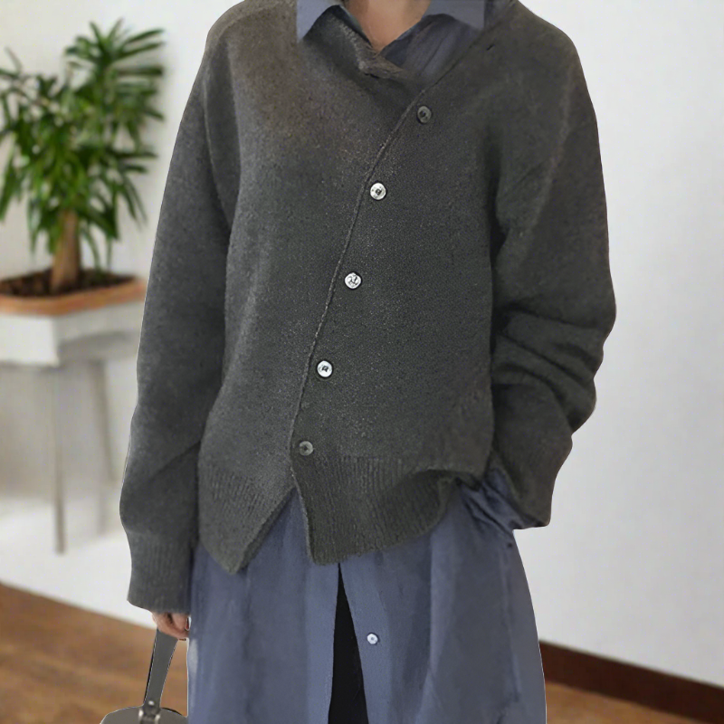 Heidi - Weiche Strickjacke mit diagonaler Knopfleiste