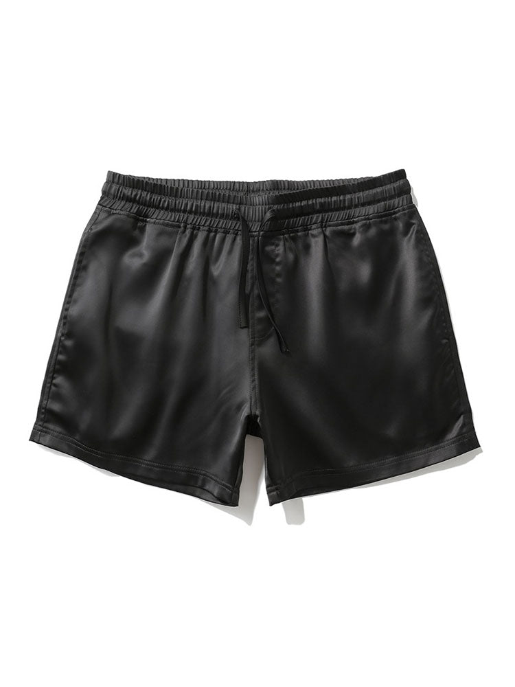 Satinhemd und 3-Zoll-Satin-Shorts.