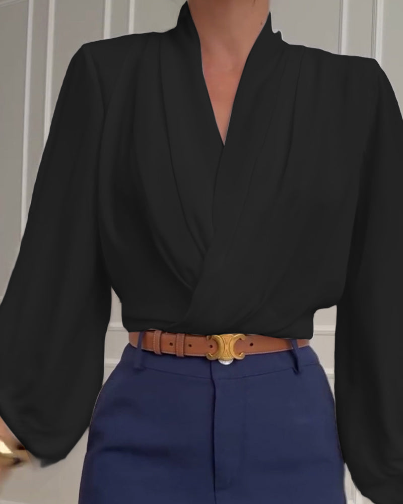 Heidi-Mode | Stilvolle weiße Bluse mit Lampionärmeln und V-Ausschnitt