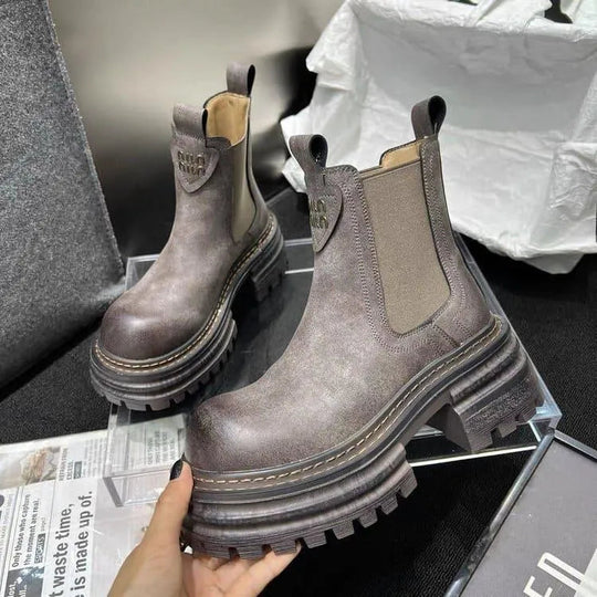 Heidi-Mode | Retro-British style boots with chunky heel