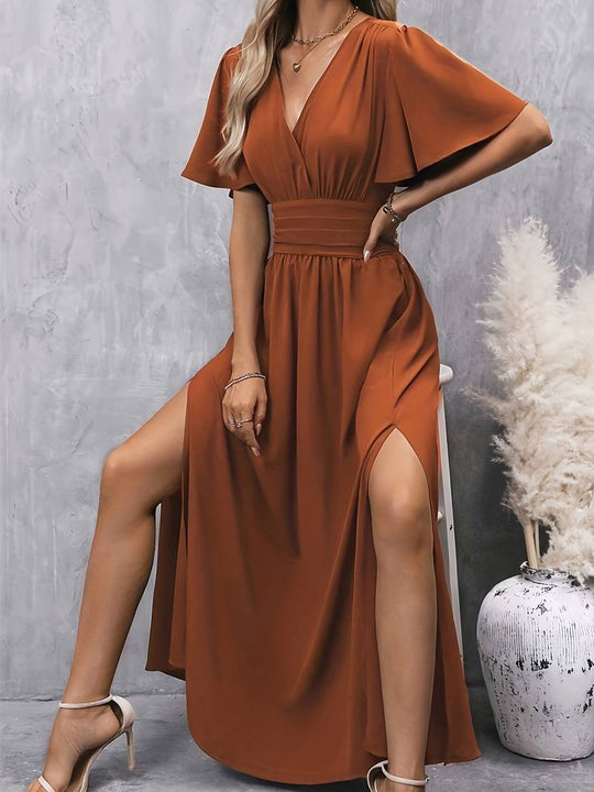 Heidi – kleid mit rüschenkragen und plissierter taille