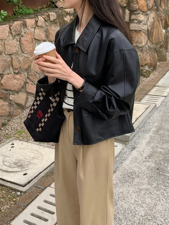 Gekürzte Lederjacke mit Taschen