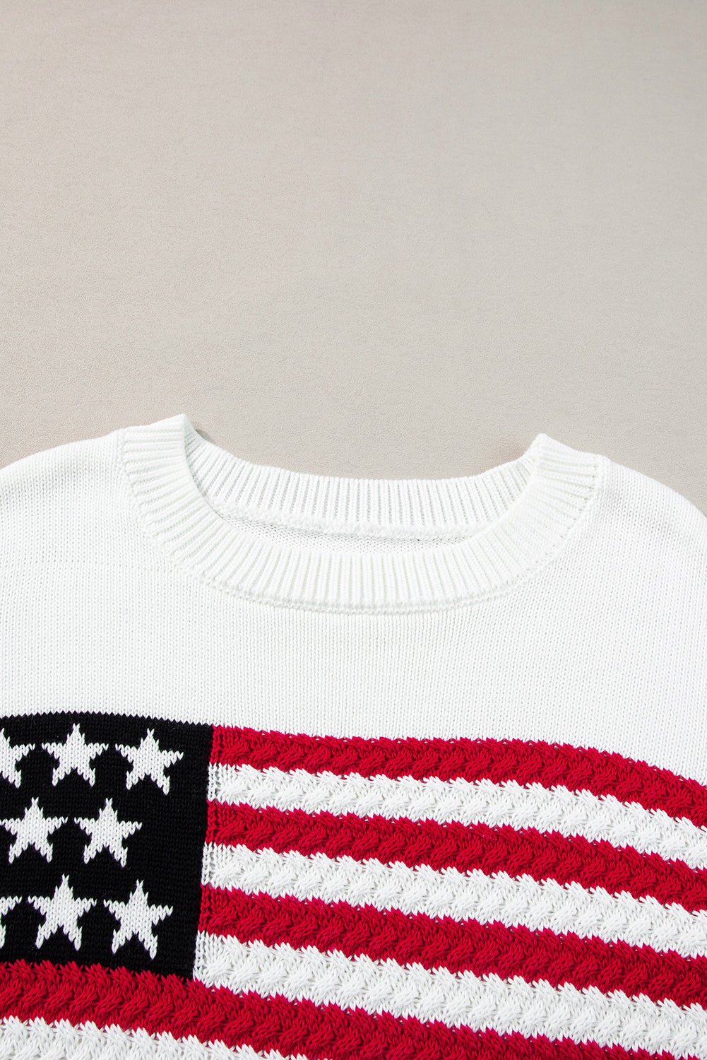 Pullover Mit Amerikanischer Flagge Und Gestrickten Schultern